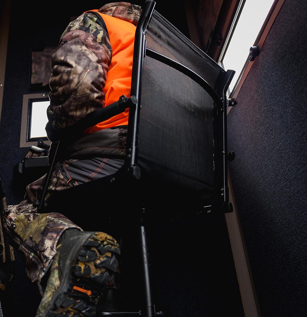 Muddy Swivl Ease XTRM Chair