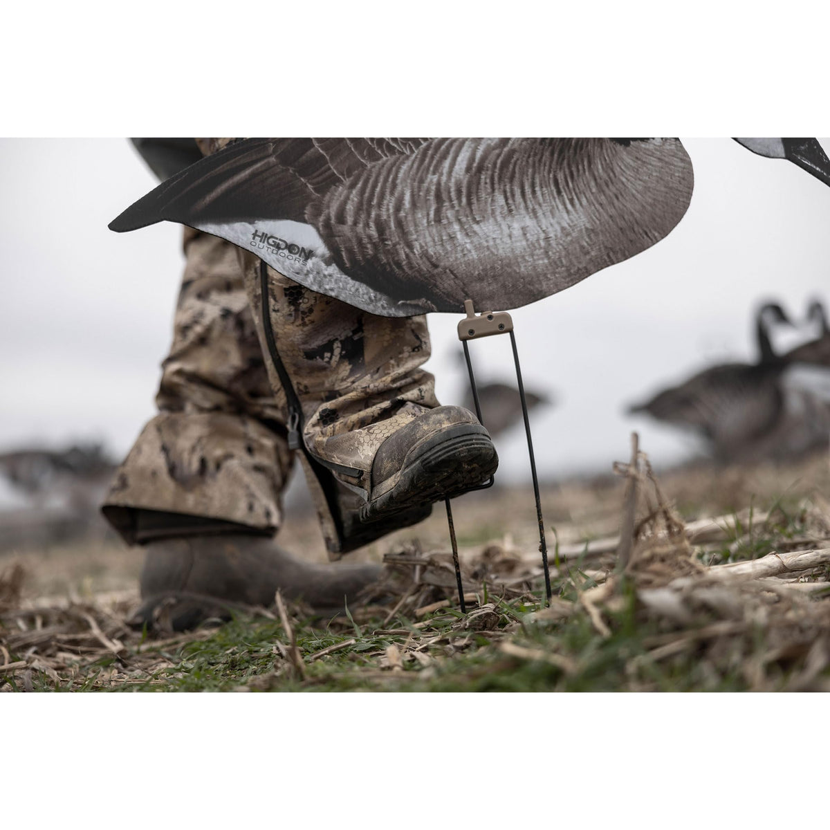 Higdon Outdoors Flats | Canada Goose Silhouette Decoys for Waterfowl Hunting | Weather Resistant Goose Decoys with Easy Carry Stakes | Standard, Motion, or Fully Flocked Motion | 12 Pack