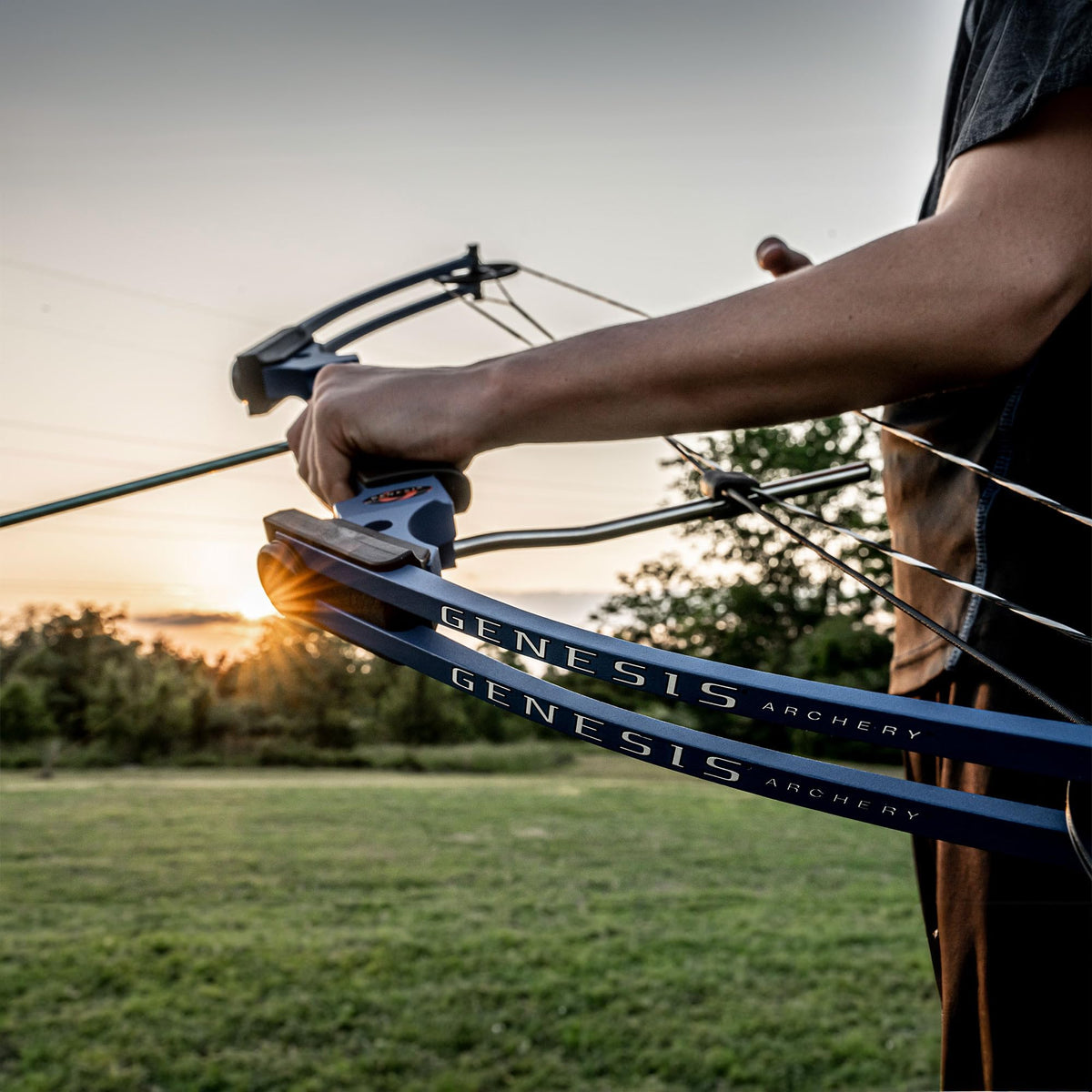 Genesis Archery Original Lightweight Compound Bow with Adjustable Aluminum Riser, 15"-30" Draw Length, 10-20 lb Draw Weight, for Kids and Adults, All Skill Levels