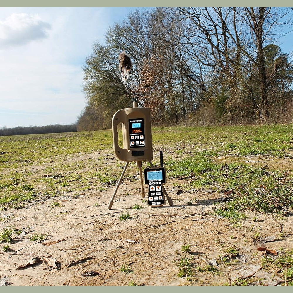MOJO Outdoors Triple Threat E-Caller Predator Coyote Call Decoy 3-Part Complete Calling System for Successful Predator Hunting, Includes Remote, Critter Decoy and Comes Loaded with 80 Proven Sounds